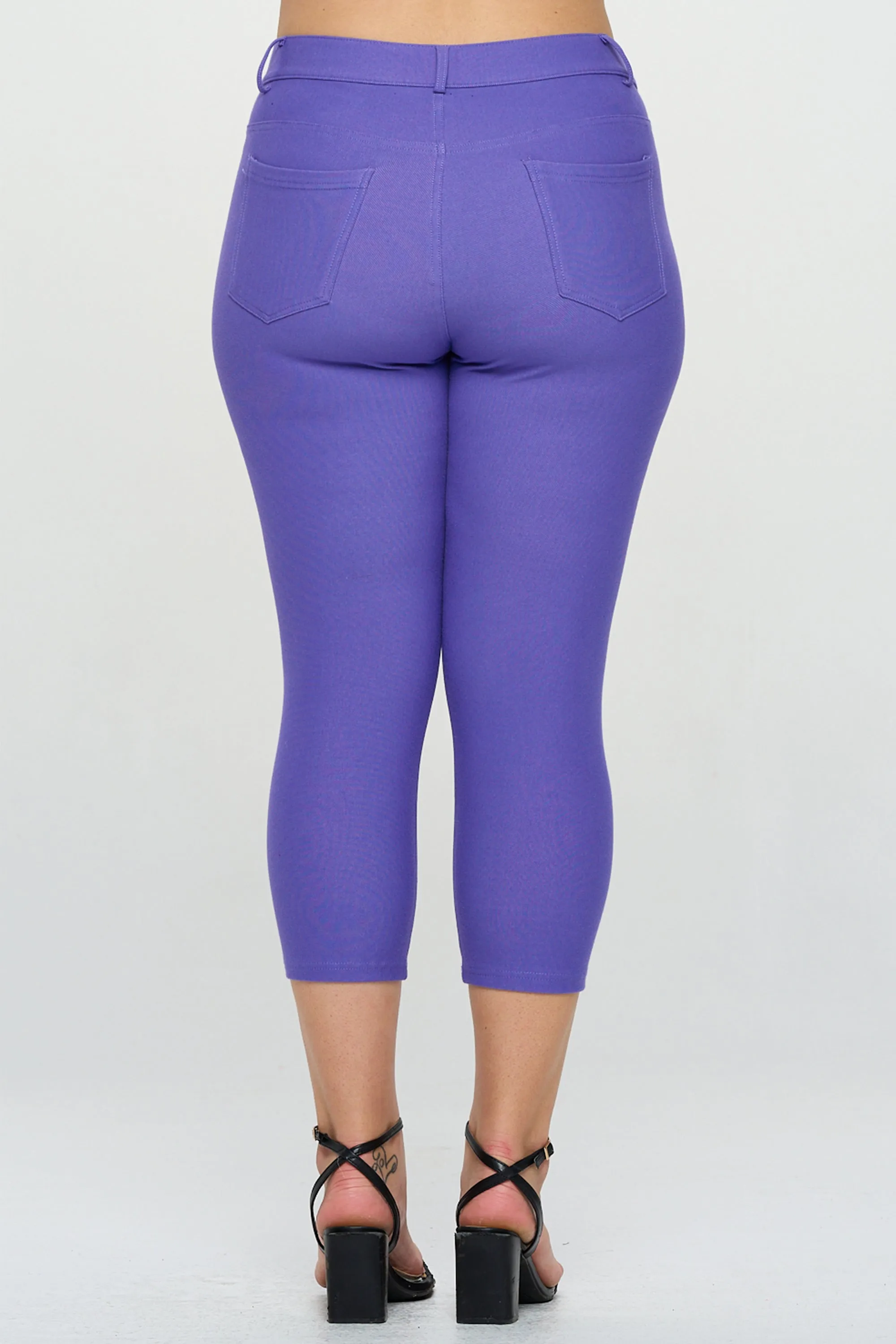 Plus Size Nelly Classic 5 Pocket Capri Jegging